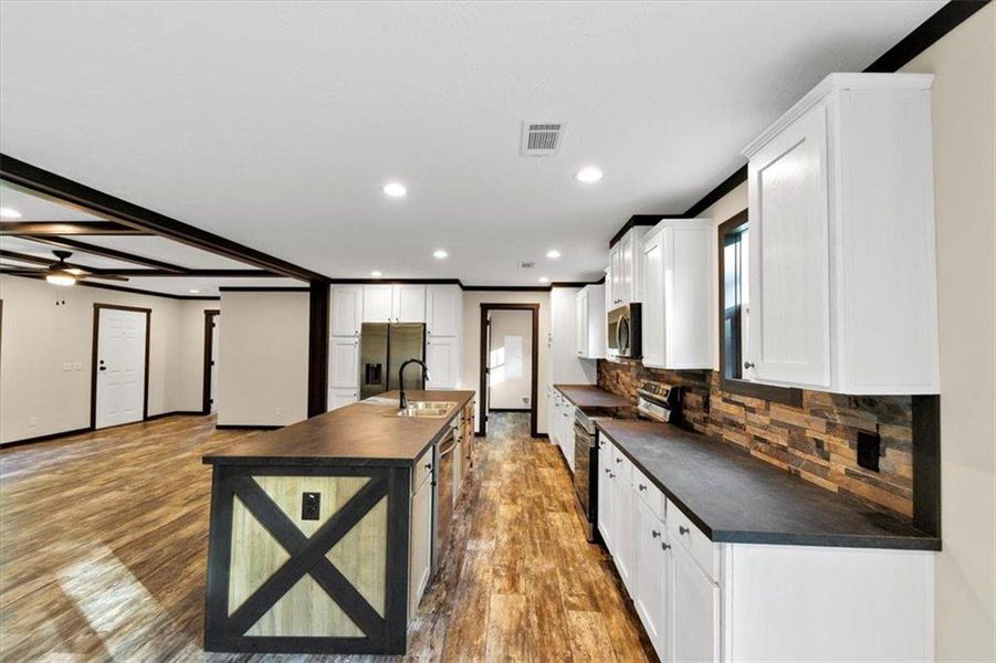 Furnished interior view inside a new home in , Waleska (Image 14).