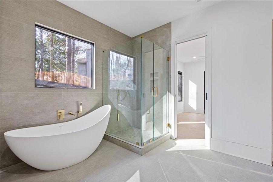 Furnished interior view inside a new home in , Alpharetta (Image 9).