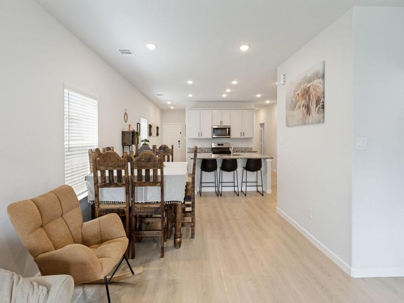 Furnished interior view inside a new home in , Conroe (Image 11).