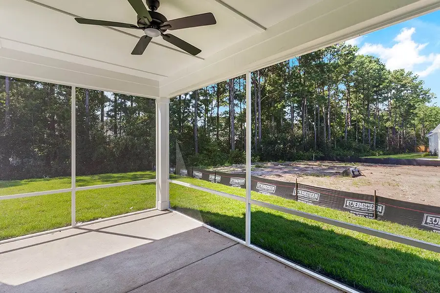 Representative exterior details of a home built from the The Wentworth by RobuckHomes in East & Mason, Wilmington (Image 4).