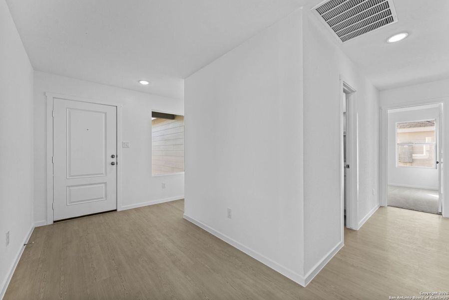 Spacious, unfurnished interior of a new home in , New Braunfels (Image 16).