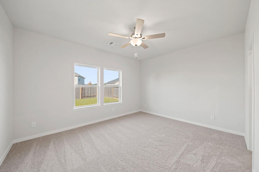Spacious, unfurnished interior of a new home in Riverwood Ranch, Angleton (Image 16).