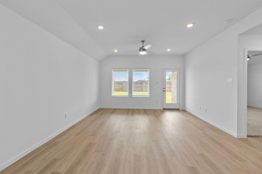 Spacious, unfurnished interior of a new home in Cypress Green, Tomball (Image 13). Spacious, unfurnished interior of a new home in Cypress Green, Tomball (Image 13).