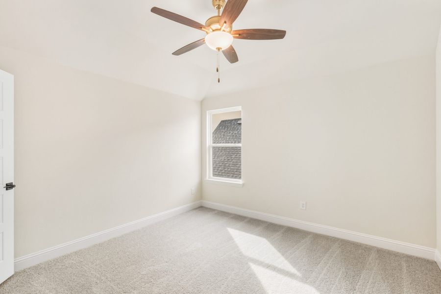 Spacious, unfurnished interior of a new home in Edgewater, Fate (Image 46).