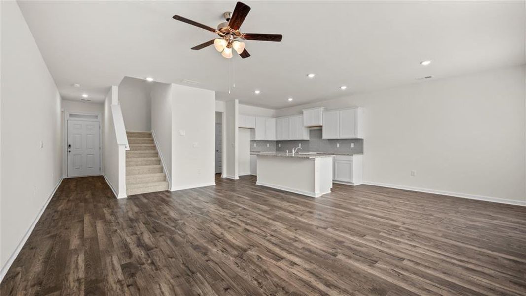 Spacious, unfurnished interior of a new home in Inverness at Sugarloaf, Lawrenceville (Image 19).