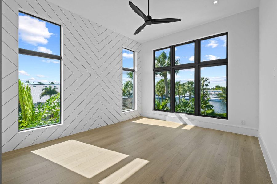 Spacious, unfurnished interior of a new home in , North Palm Beach (Image 22).