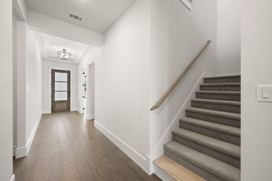 Spacious, unfurnished interior of a new home in Rio Vista at Kelly Ranch, Aledo (Image 21).