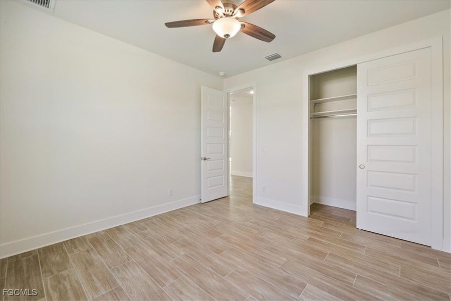 Spacious, unfurnished interior of a new home in Cape Coral, Cape Coral (Image 37).