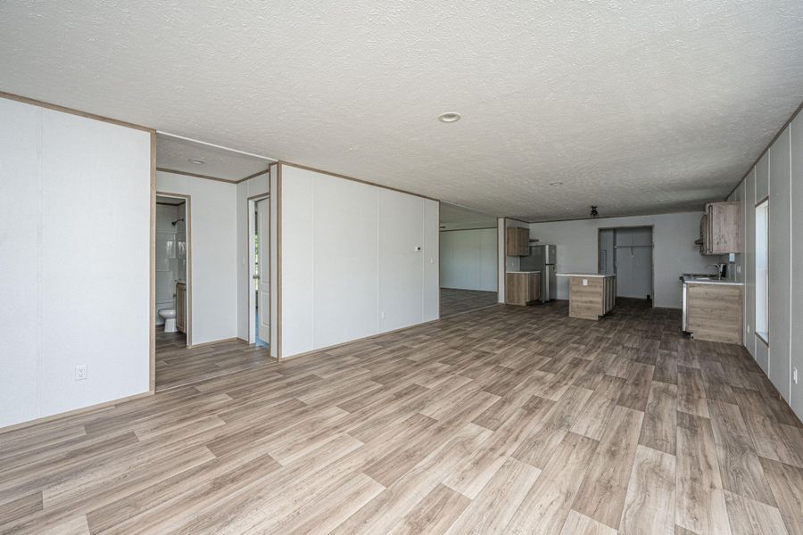Spacious, unfurnished interior of a new home in , St. George (Image 30).