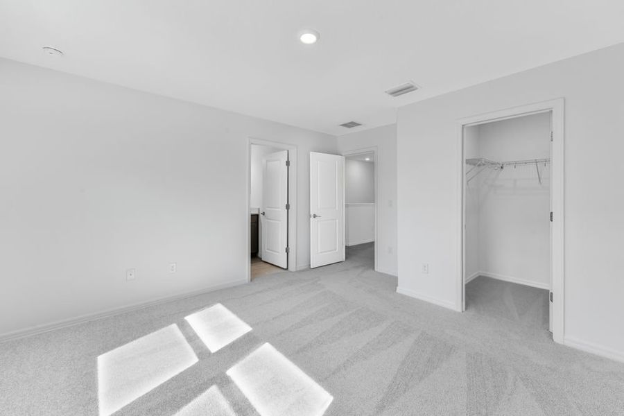 Spacious, unfurnished interior of a new home in Vinterra Townhomes, Nokomis (Image 11).