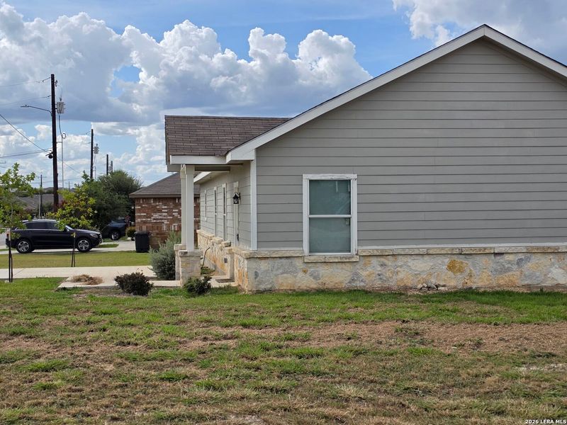 Exterior details and patio area of a home in , New Braunfels (Image 4).