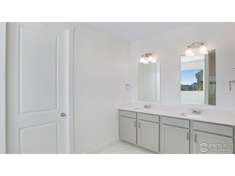 Furnished interior view inside a new home in Vantage, Berthoud (Image 7).