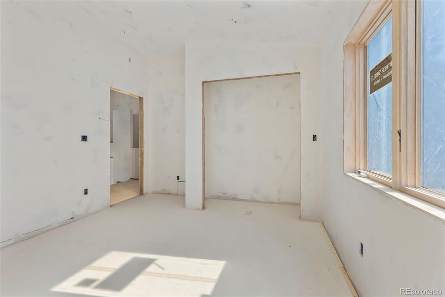 Spacious, unfurnished interior of a new home in , Fairplay (Image 21).