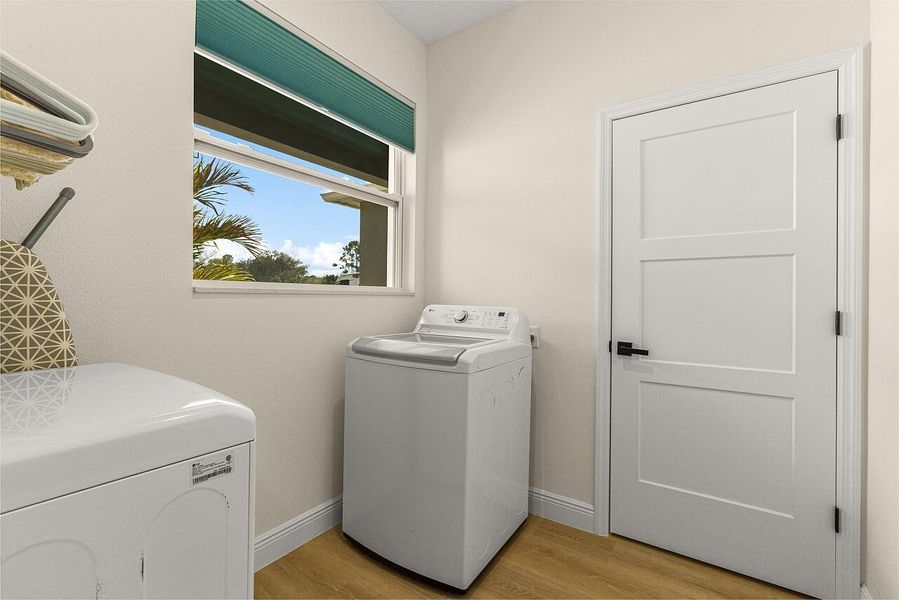 9225-103rd-Ct-HigMedia-040-1280