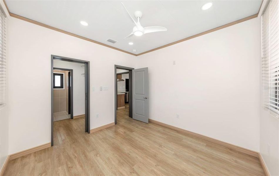 Spacious, unfurnished interior of a new home in , St. Petersburg (Image 51).