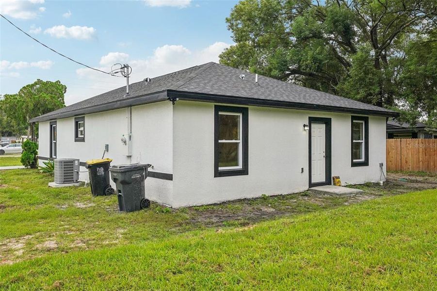 Exterior details and patio area of a home in , Lakeland (Image 24).