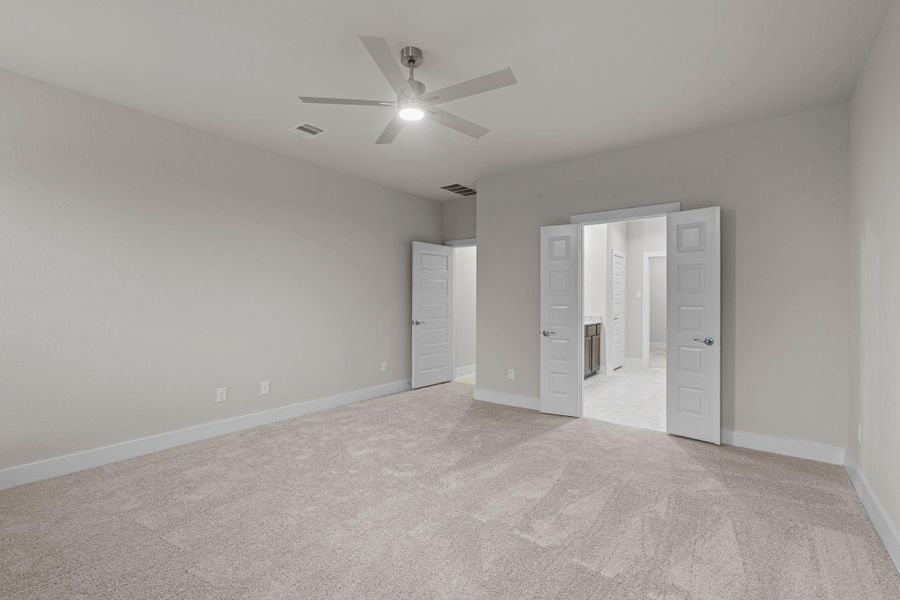 Spacious, unfurnished interior of a new home in Barton Creek Ranch, Conroe (Image 21). Spacious, unfurnished interior of a new home in Barton Creek Ranch, Conroe (Image 21).