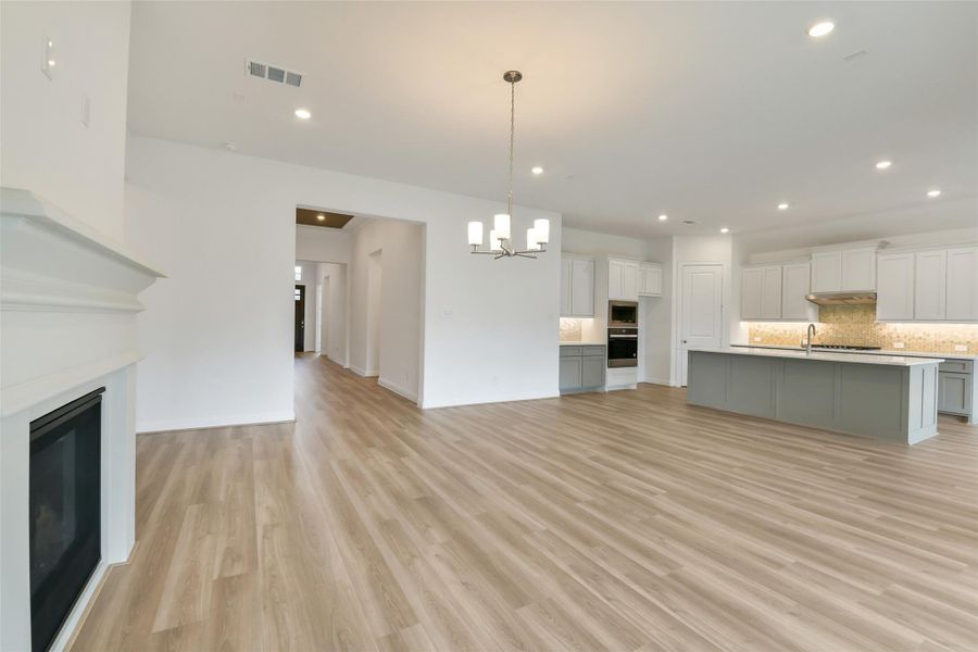 Spacious, unfurnished interior of a new home in , Conroe (Image 15).