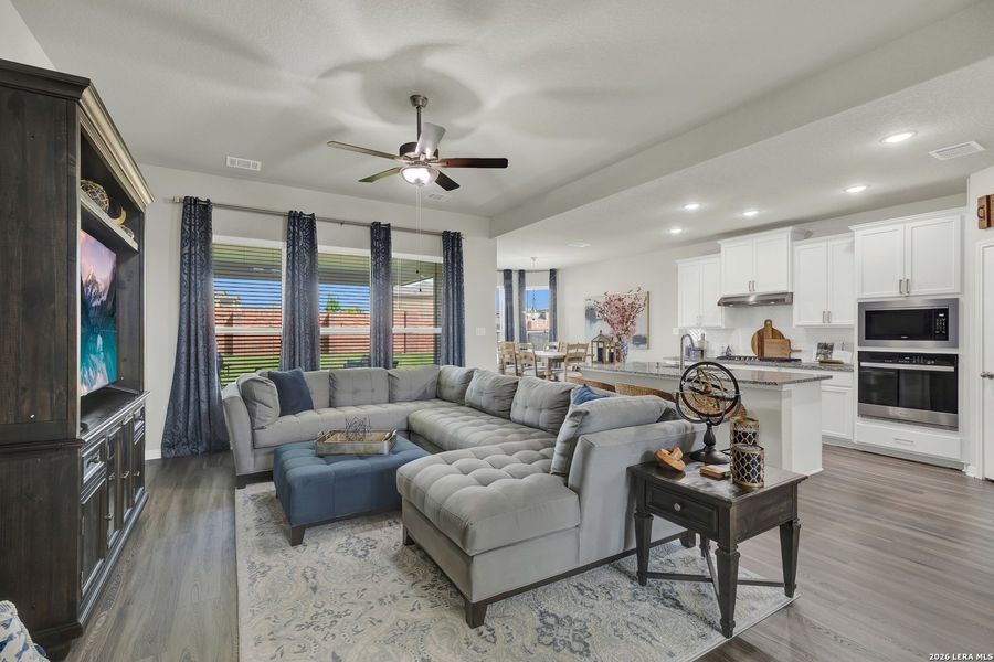 Furnished interior view inside a new home in Buffalo Crossing, Cibolo (Image 10).