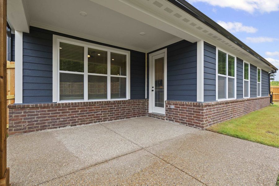 Exterior details and patio area of a home in Twin Oaks, Oakland (Image 3).