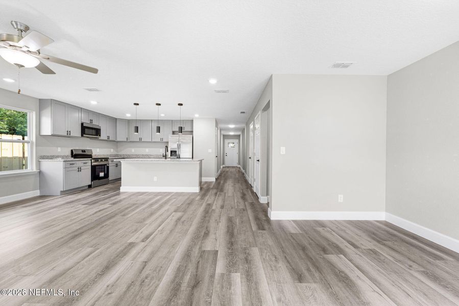 Spacious, unfurnished interior of a new home in , Jacksonville (Image 13).