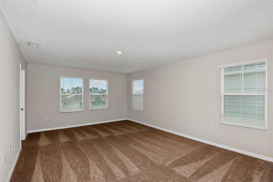 Spacious, unfurnished interior of a new home in Crosswinds, Haines City (Image 14).