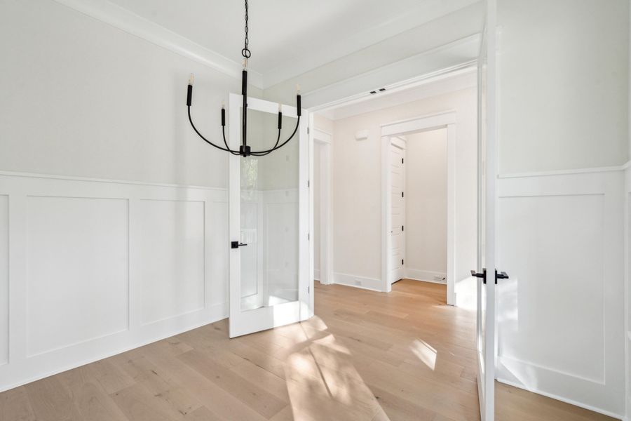 Spacious, unfurnished interior of a new home in , Mount Pleasant (Image 27).