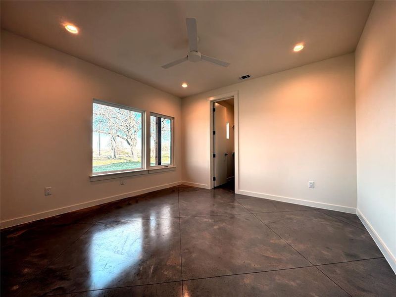 Spacious, unfurnished interior of a new home in , Paradise (Image 19).