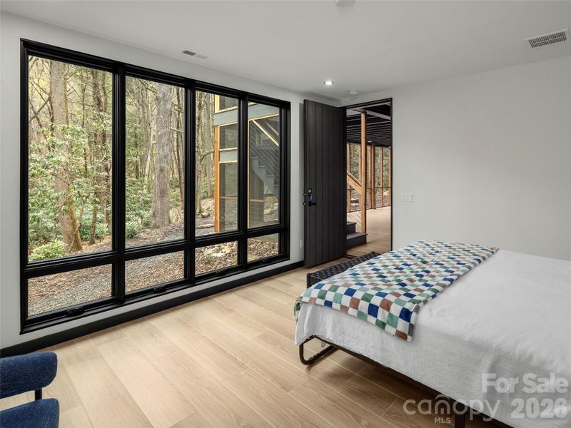 Secondary Suite Secondary Suite