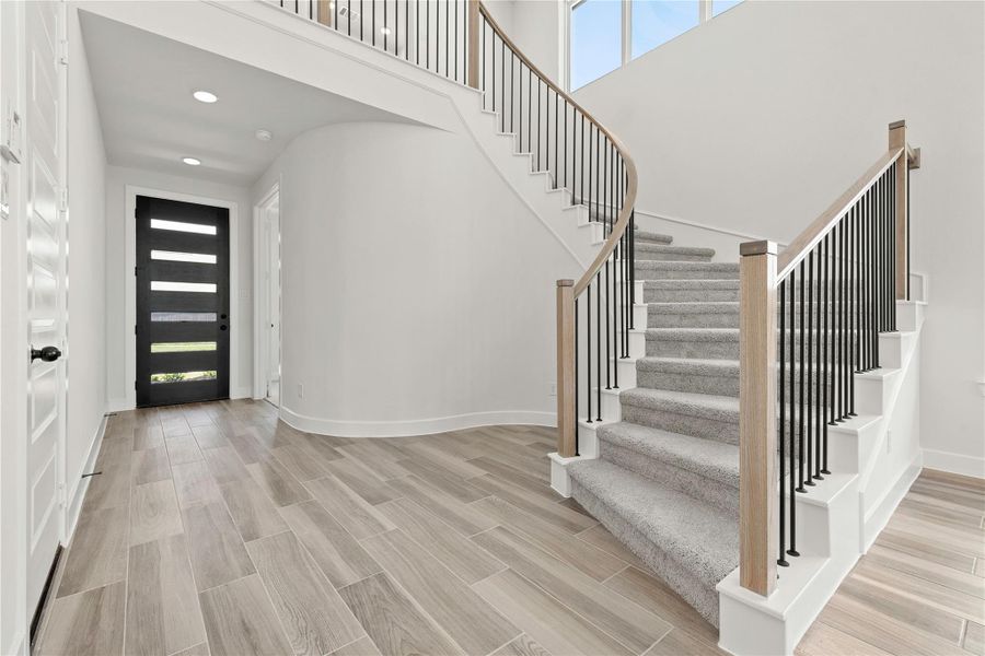 Representative image. Features, selections and colors may vary.