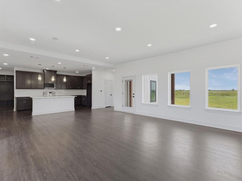 Spacious, unfurnished interior of a new home in , Avalon (Image 23).