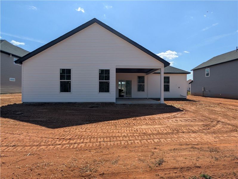 This newly constructed home features a welcoming c This newly constructed home features a welcoming c