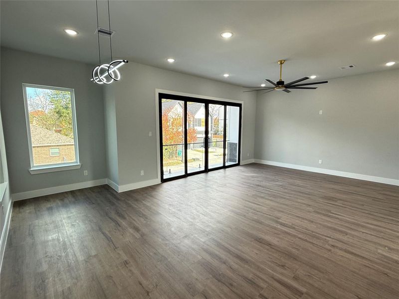 Spacious, unfurnished interior of a new home in , Houston (Image 34).