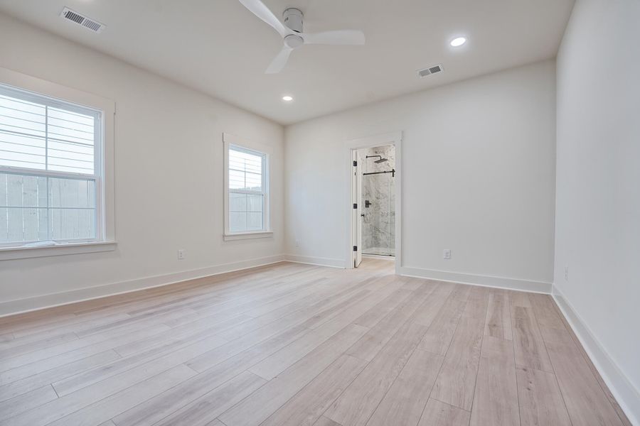 Spacious, unfurnished interior of a new home in , North Charleston (Image 29).