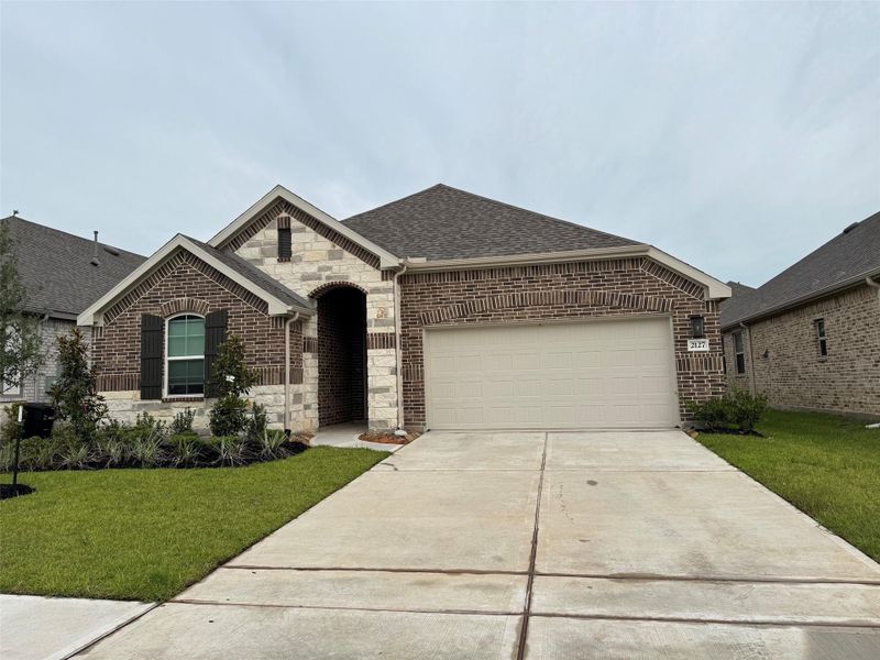 Beautiful single story Mahogany plan with modern finishes and thoughtful design throughout. Beautiful single story Mahogany plan with modern finishes and thoughtful design throughout.