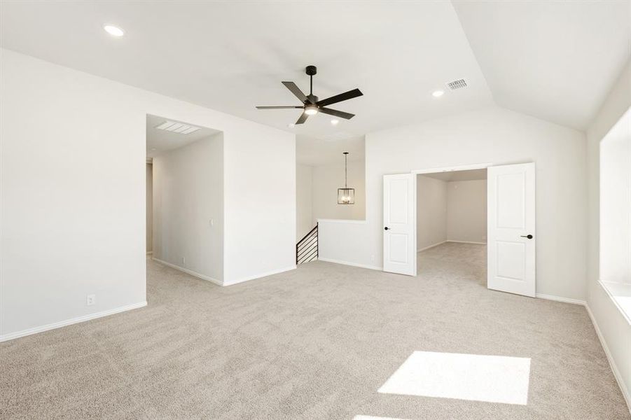 Spacious, unfurnished interior of a new home in Somerset, Venus (Image 31).