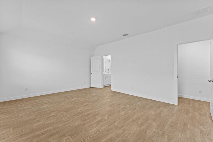 Spacious, unfurnished interior of a new home in Sonoma Oaks, Fredericksburg (Image 16). Spacious, unfurnished interior of a new home in Sonoma Oaks, Fredericksburg (Image 16).