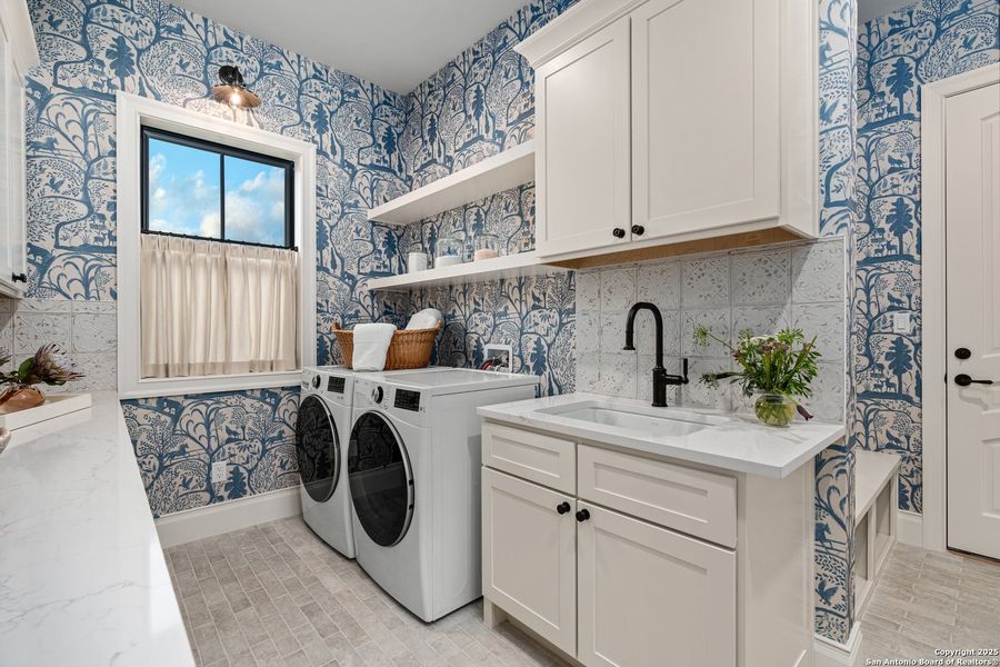 Furnished interior view inside a new home in , Kerrville (Image 7).