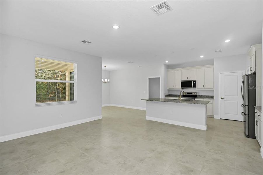 Spacious, unfurnished interior of a new home in , Citrus Springs (Image 26).