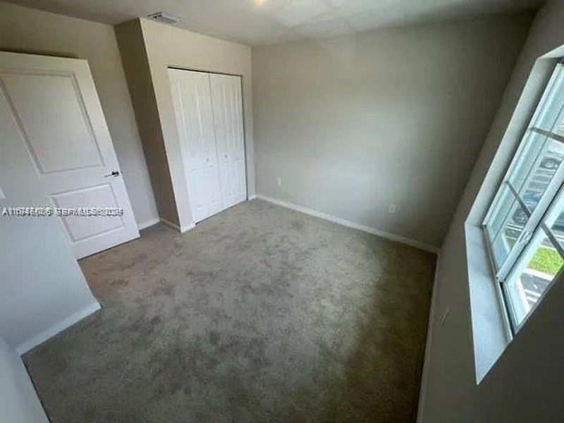 Spacious, unfurnished interior of a new home in , Florida City (Image 17).