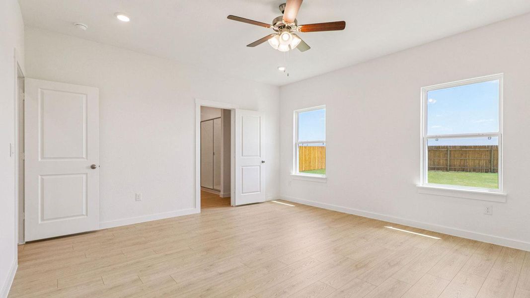 Spacious, unfurnished interior of a new home in Monarch Ranch, Manor (Image 25).