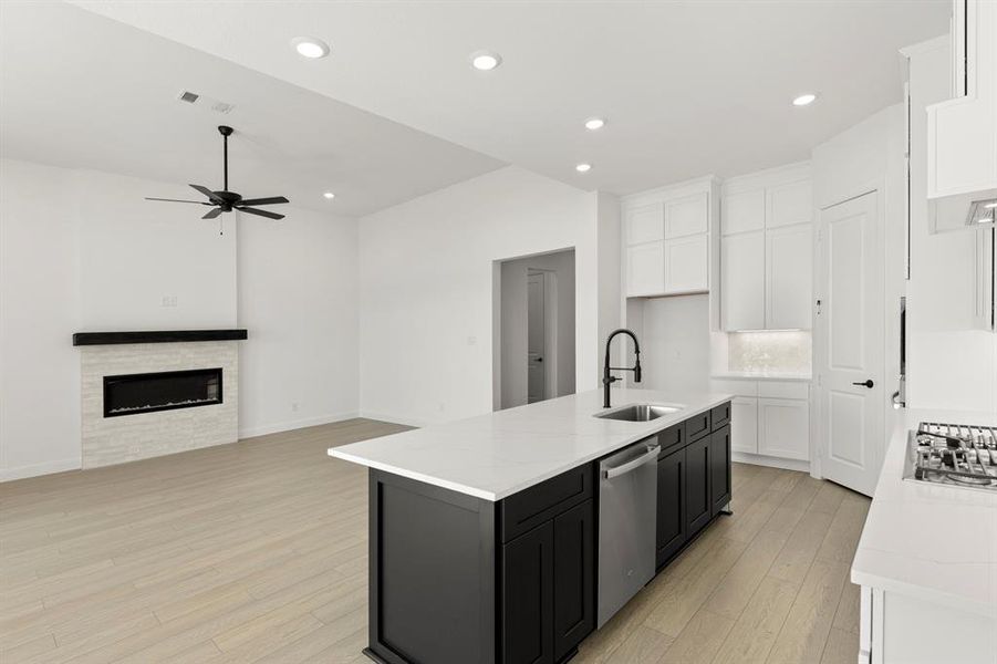 11. 5412 Archeron - Kitchen (3)