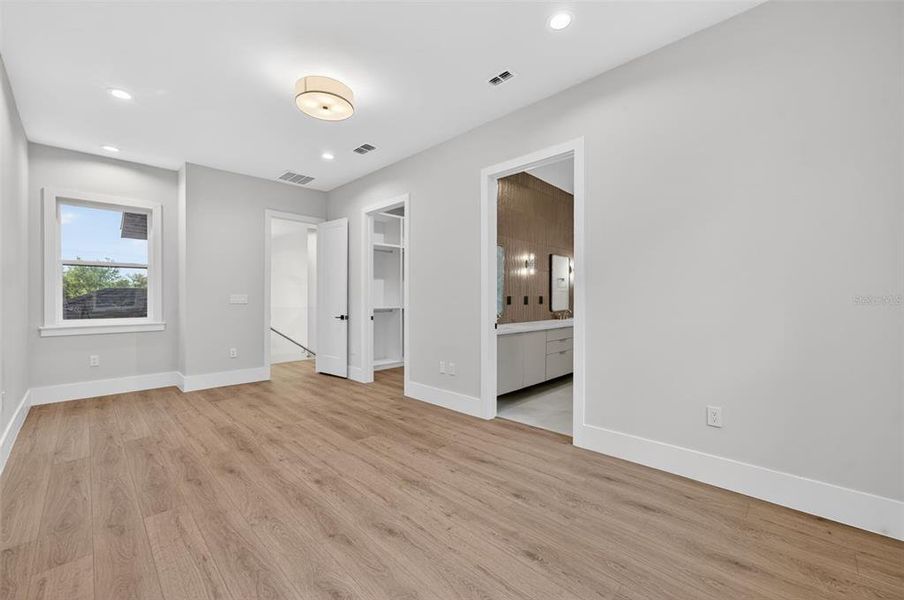 Spacious, unfurnished interior of a new home in , Winter Park (Image 22). Spacious, unfurnished interior of a new home in , Winter Park (Image 22).