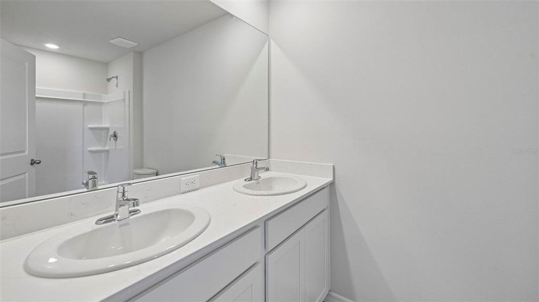 Image 30 of a home in Oakfield Lakes.