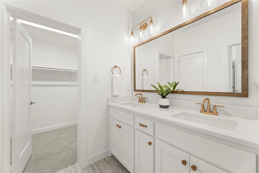 23. 730 Tower - Bath (4) 23. 730 Tower - Bath (4)