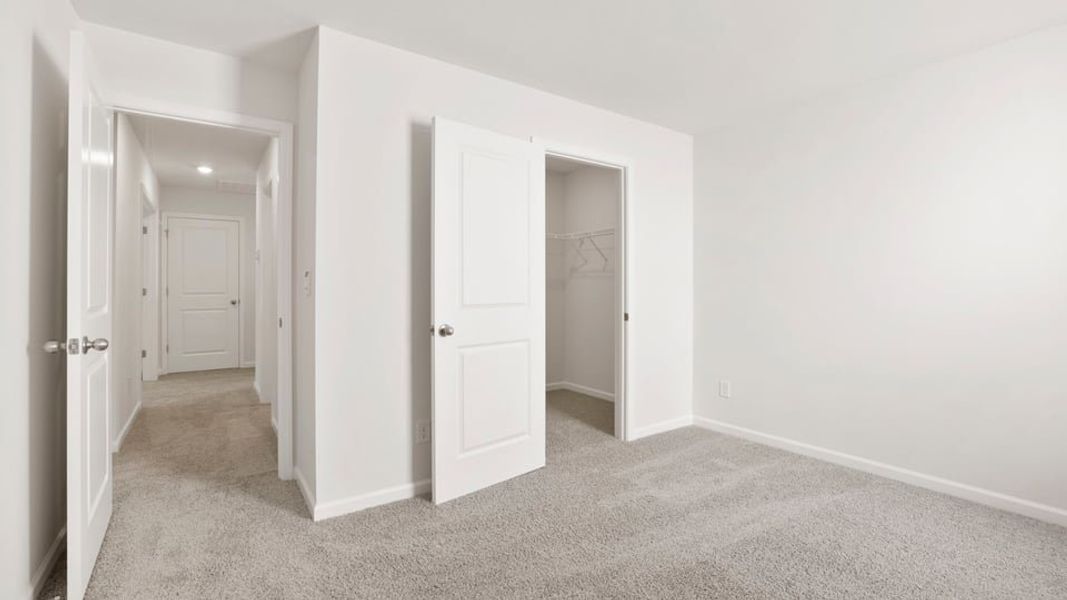 Spacious, unfurnished interior of a new home in Sage Grove, Lyman (Image 32).