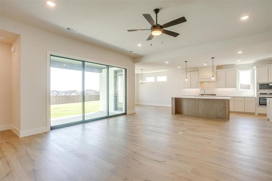 Spacious, unfurnished interior of a new home in Sweetgrass, Haslet (Image 26). Spacious, unfurnished interior of a new home in Sweetgrass, Haslet (Image 26).