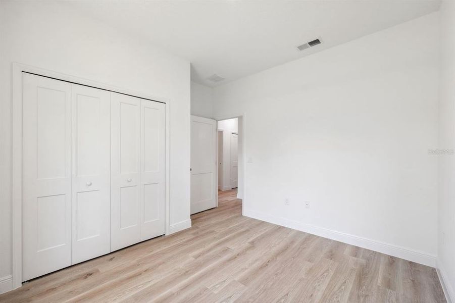 Spacious, unfurnished interior of a new home in , Ocala (Image 27).