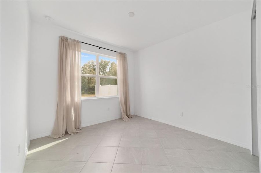 Spacious, unfurnished interior of a new home in Calesa Township, Ocala (Image 52).