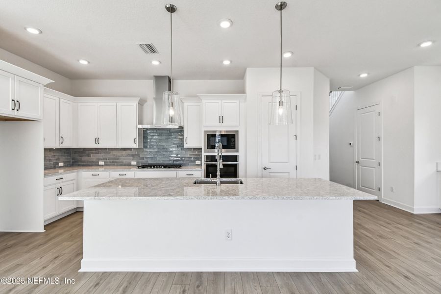 Furnished interior view inside a new home in Seven Pines 40' Front Entry, Jacksonville (Image 4).